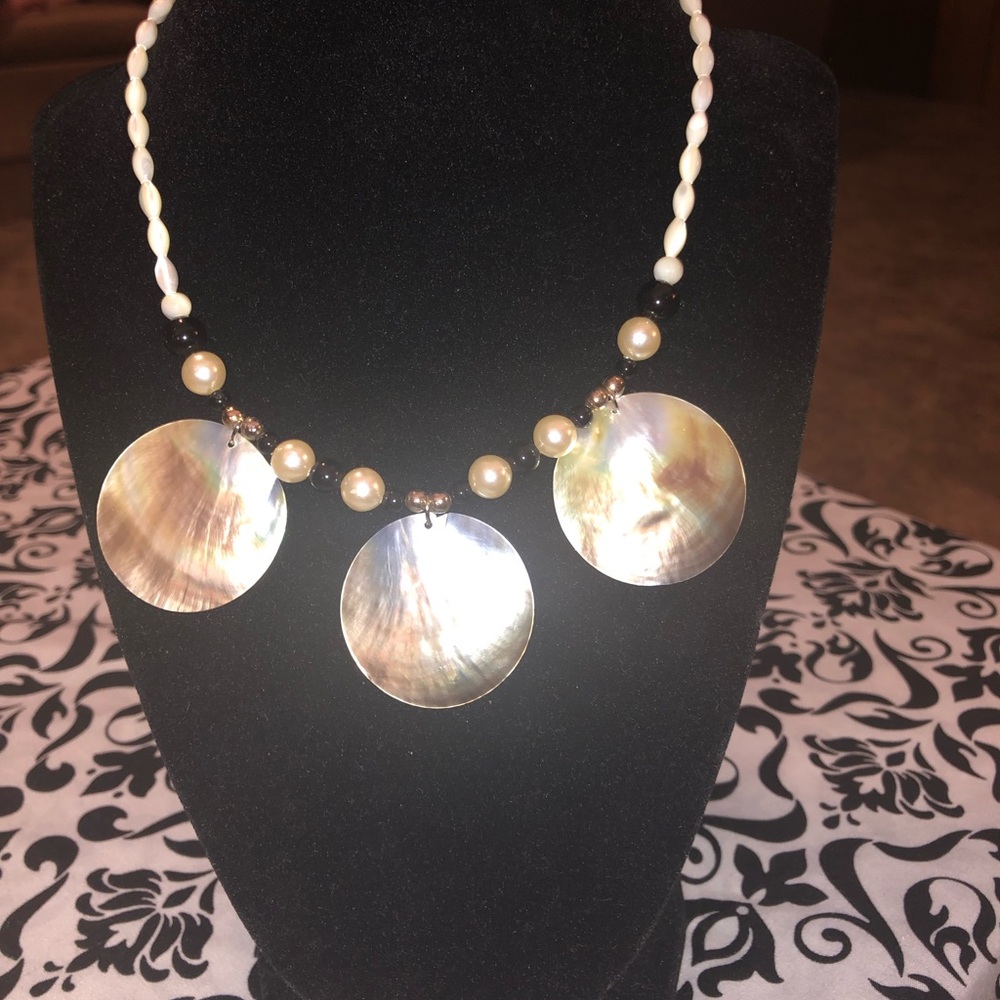 Shell necklace - Picture 4 of 6